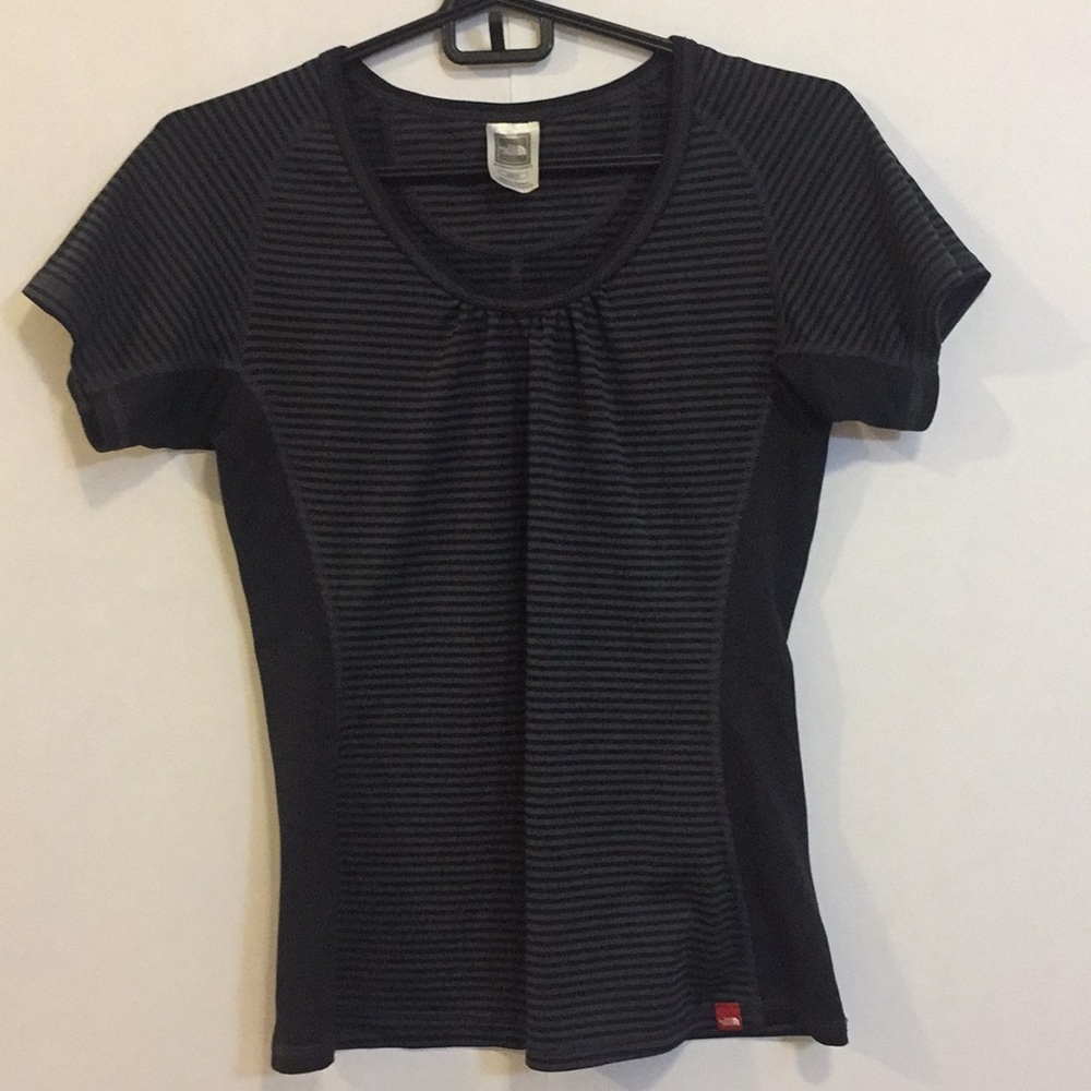 North Face Vapor Wick Scoop Neck T-Shirt XS